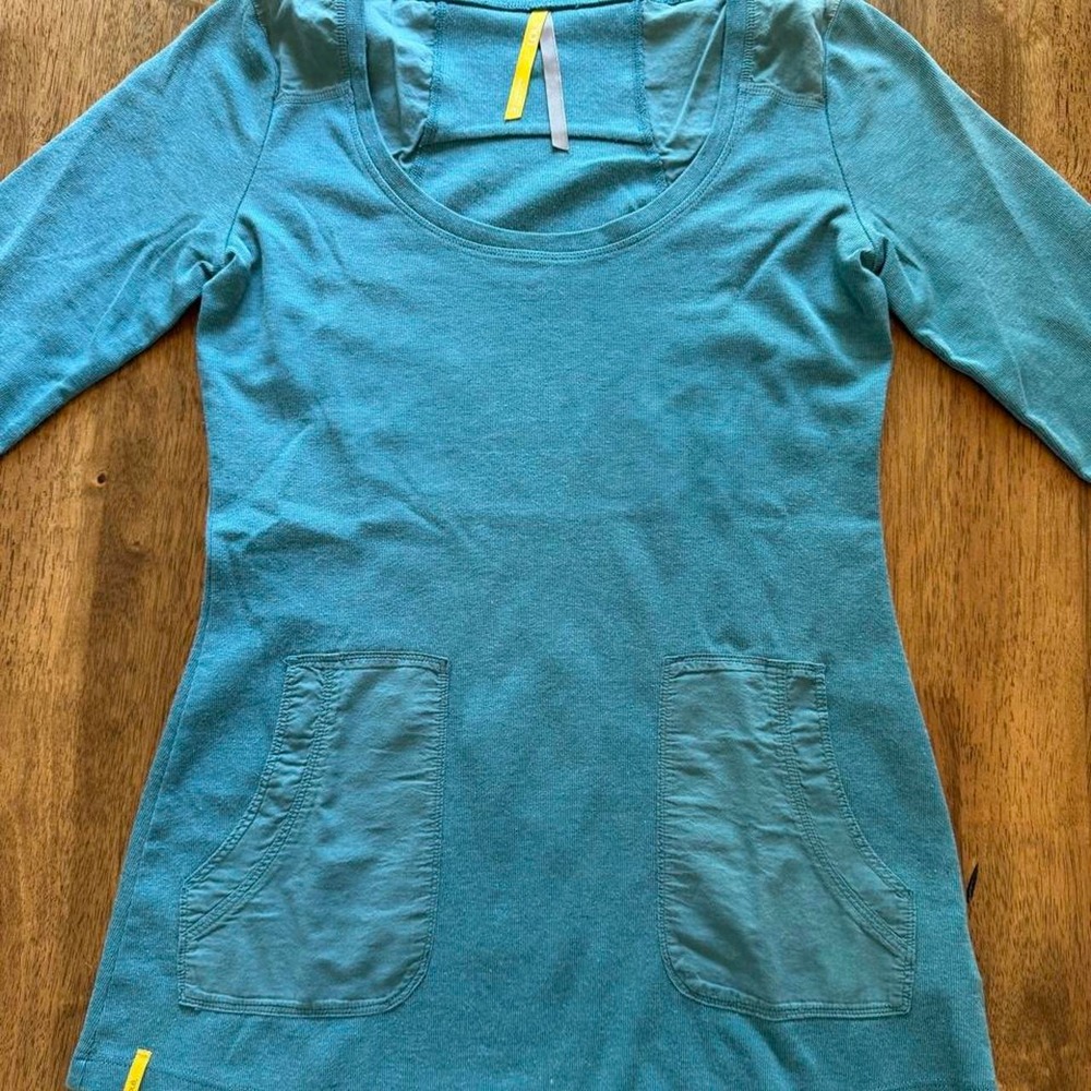 Lolë Women's M Teal Blue 3/4 Sleeve Tunic Top Shirt Front Pockets